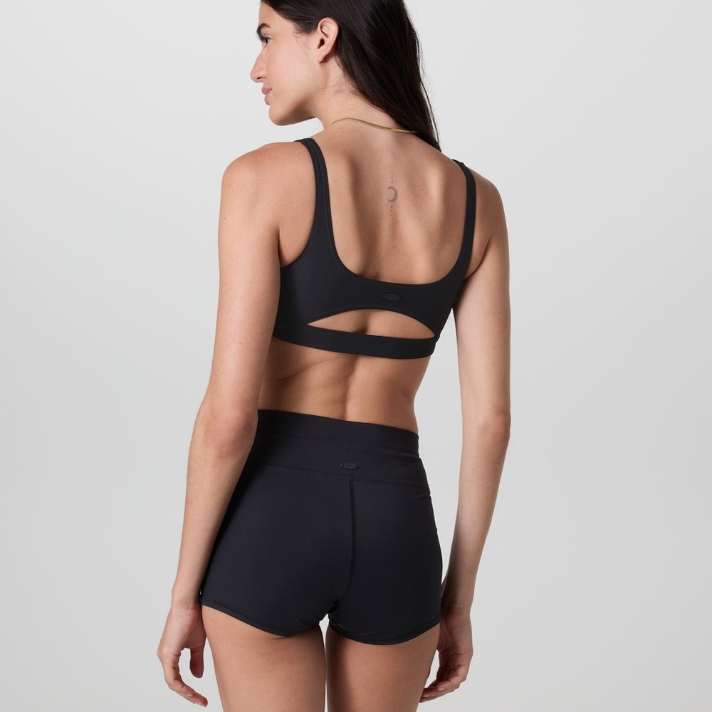NWT Vuori Women’s Encinitas Bikini Top in black - Picture 4 of 5